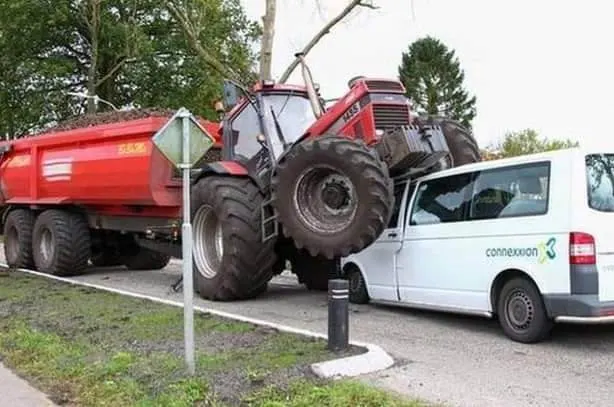 Tractor accident Roosendaal
