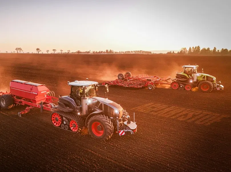 Claas Axion 960 TT Silver edition with Agribumper front weight