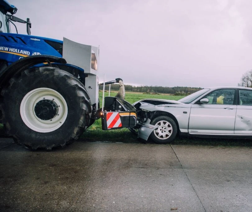 Front collision tractor with car