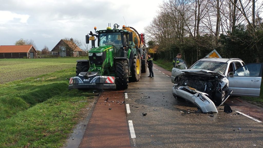 Front collision with a tractor with front underrun protection